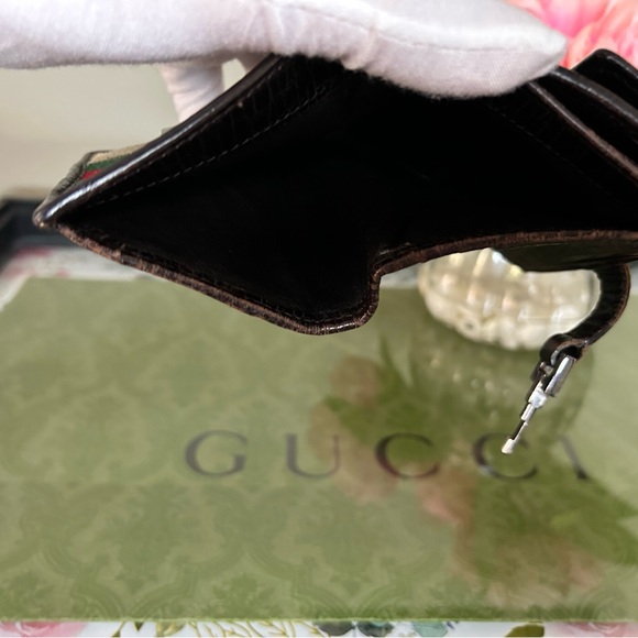Gucci Beige & Green Wallet – Sleek Compact Bifold, No Sticky Interior - Picture 6 of 13